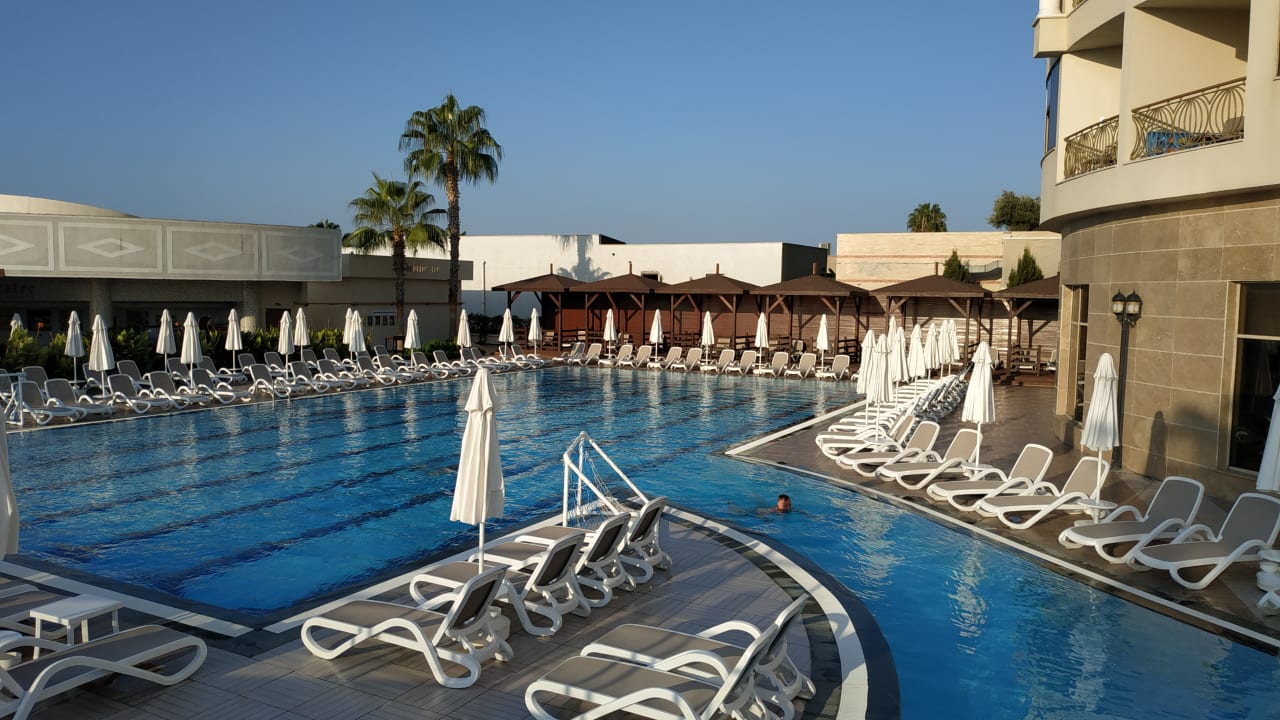 Pool Kirman Belazur Resort & Spa