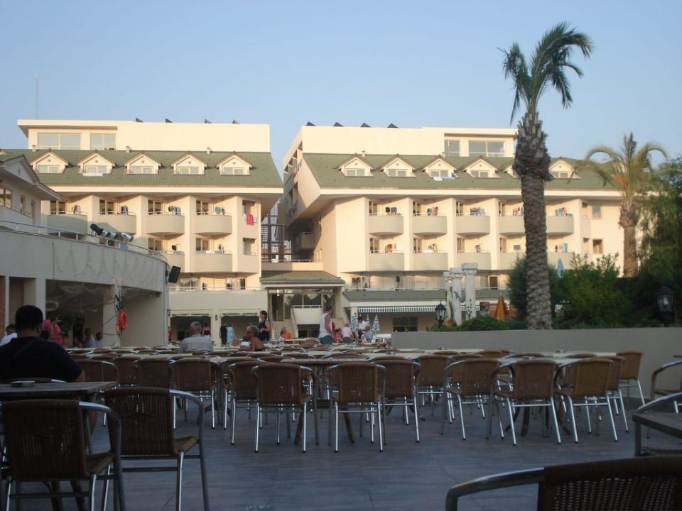 Seitenansicht Side Breeze Hotel