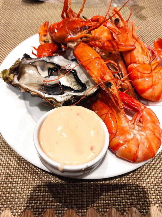 Gastro Acanthus Cennet Barut Collection