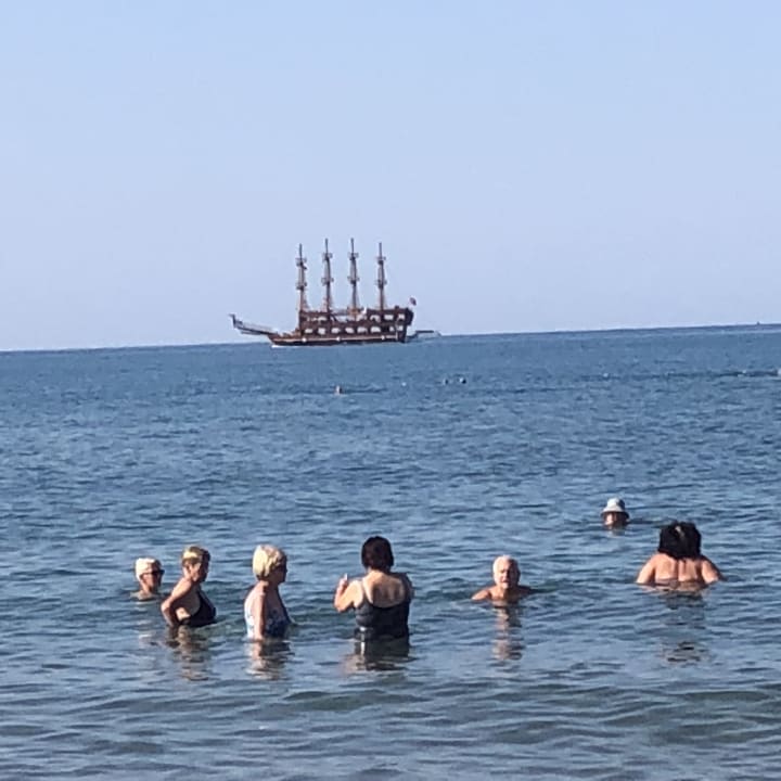 Strand Side Bay Hotel