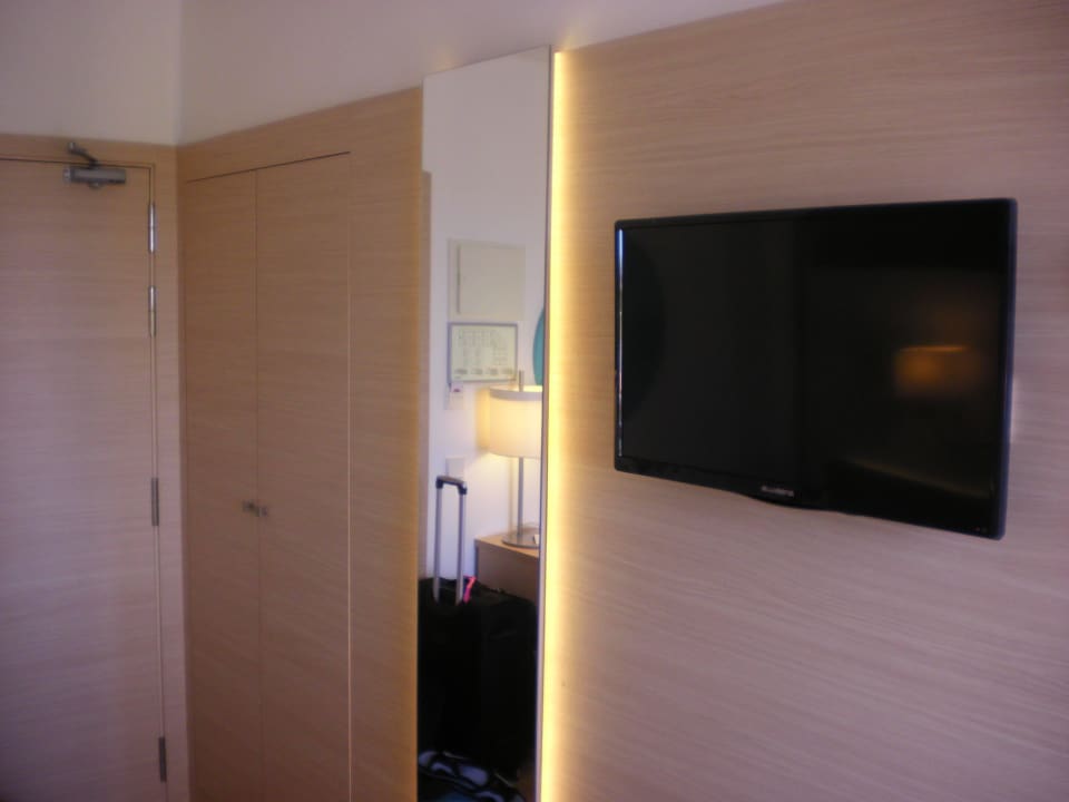 Kleiderwandschrank, TV JS Palma Stay