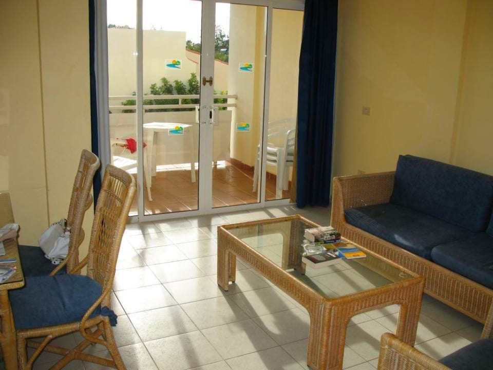 Wohnzimmer und Balkon Playa Park Zensation