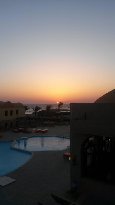 Sonnenaufgang vom Balkon Rohanou Beach Resort