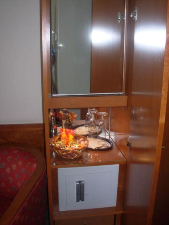 Kühlschrank, Tresor und Minibar Seminaris Hotel Leipzig