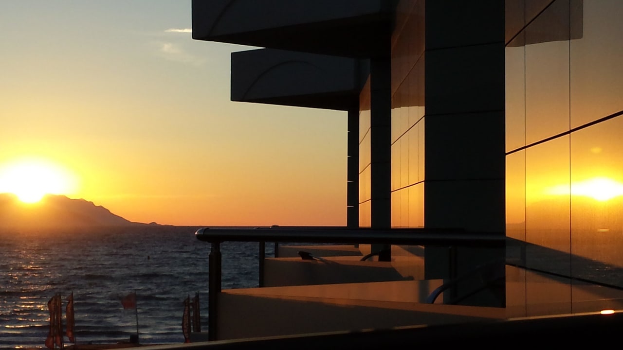 Sonnenuntergang über Samos Grand Belish Resort Hotel & Spa