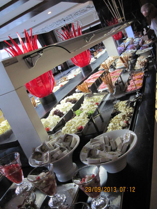 Buffet Seaden Sea Planet Resort & Spa