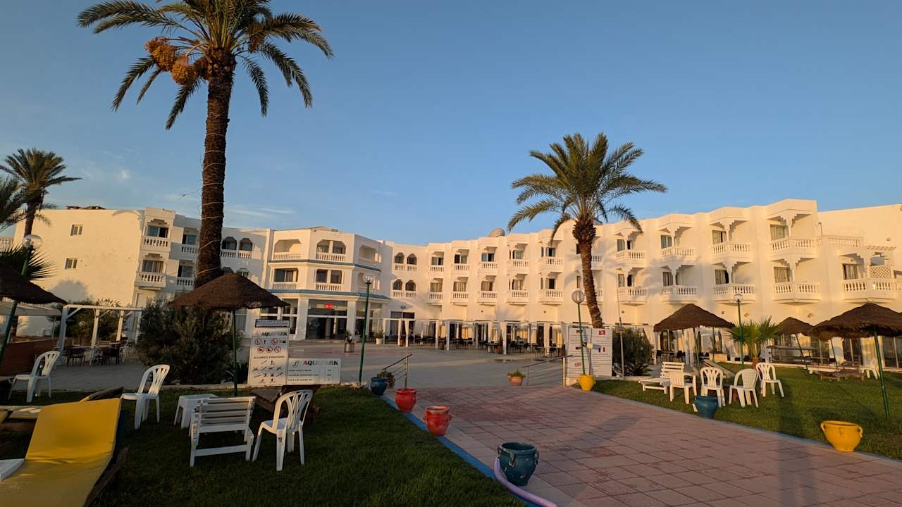 Außenansicht Hotel Neptunia Skanes