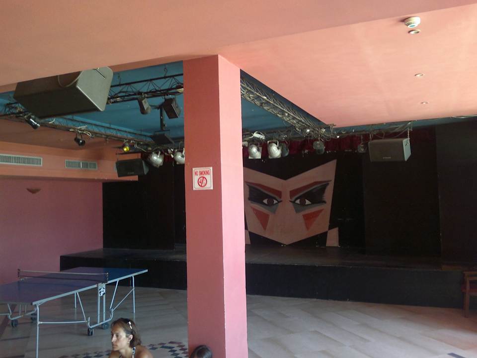 Showbühne innen Omar Khayam Resort & Aquapark