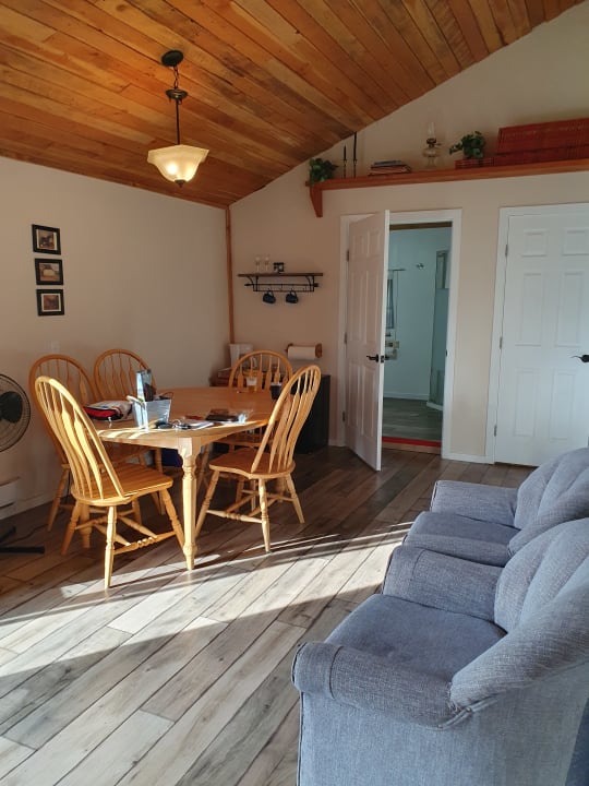 Zimmer Wolfwood Guest Ranch