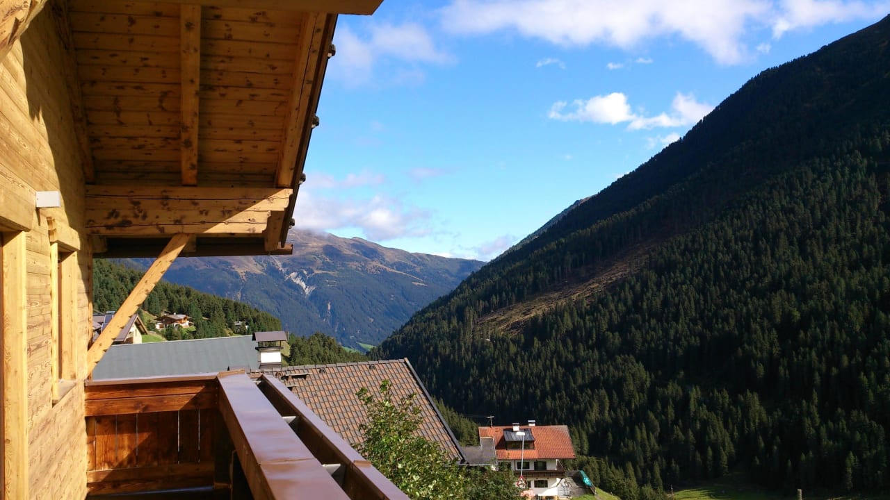 Blick vom Balkon Alpengasthof Pension Praxmar