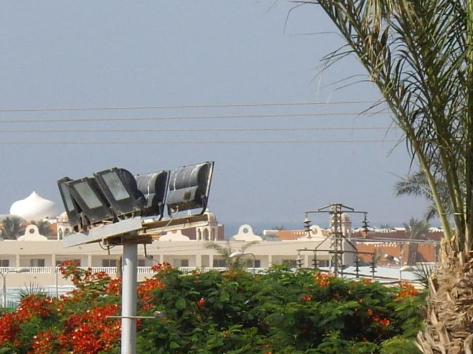 Ausblick Balkon gezoomt Pickalbatros Alf Leila Wa Leila Resort - Neverland Hurghada