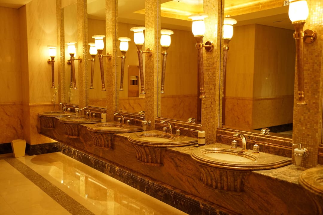 Toiletten im Lobbybereich Emirates Palace Mandarin Oriental