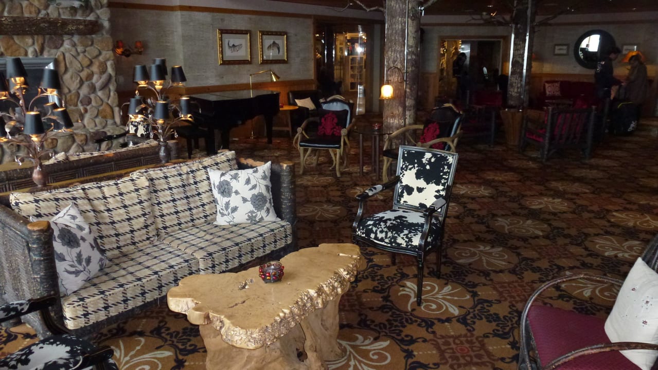 Urgemütlich  The Edgewater-A Noble House Hotel