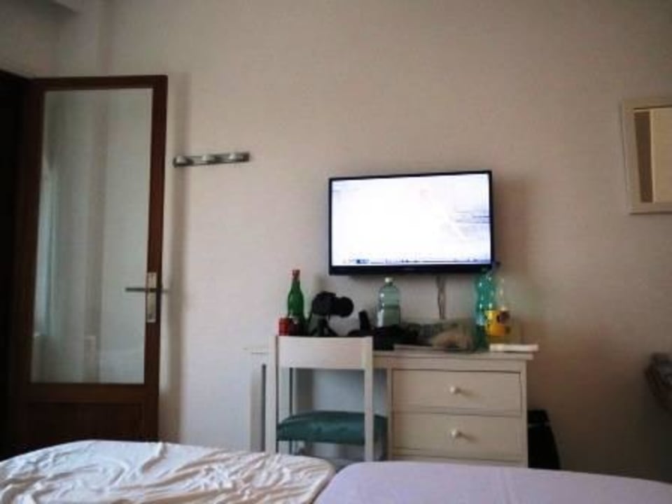 Fernseher direkt am Bett mit viel deutschen TV BLUESEA Cala Millor