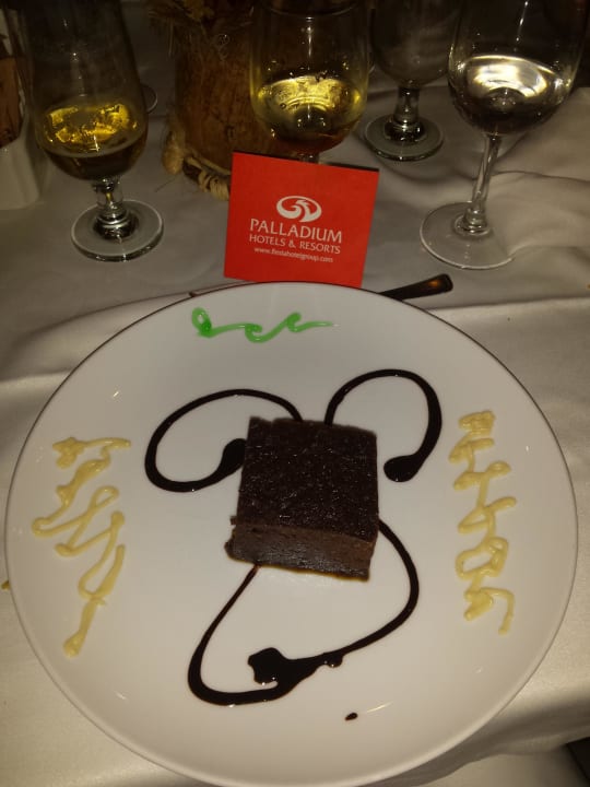 Hotel Grand Palladium Palace Resort, Spa & Casino Hotel Grand Palladium Palace Resort, Spa & Casino