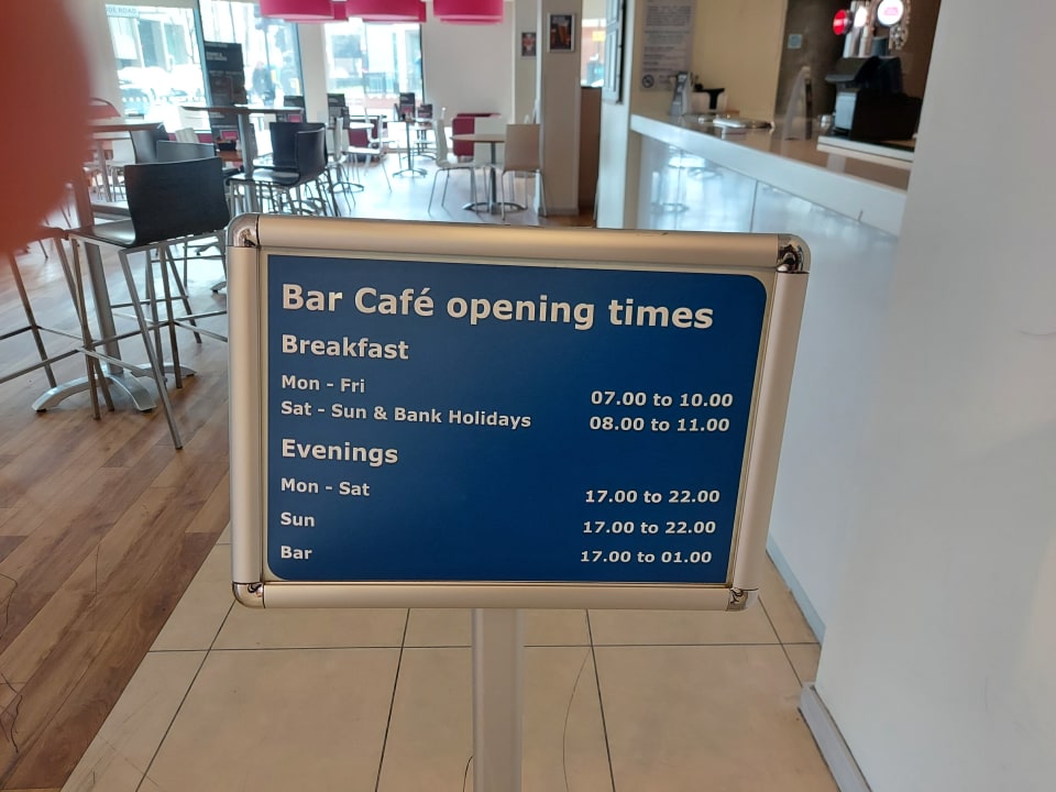 Gastro Travelodge London Hounslow Hotel