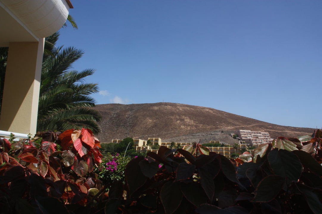 Blick von Zimmer 101 nach links in die Berge Hotel Riu Palace Jandia