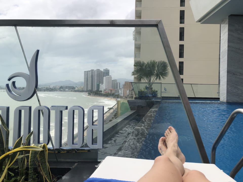 Pool Royal Beach Boton Blue Hotel & Spa