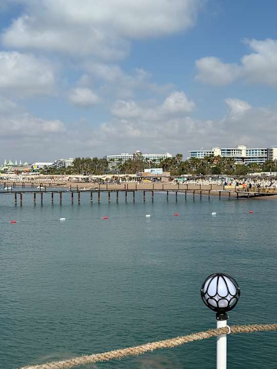 Strand Saturn Palace Resort Hotel