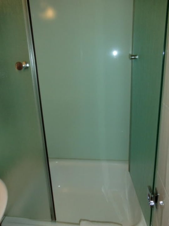 Bad/ Dusche PLAZA INN Hamburg Moorfleet