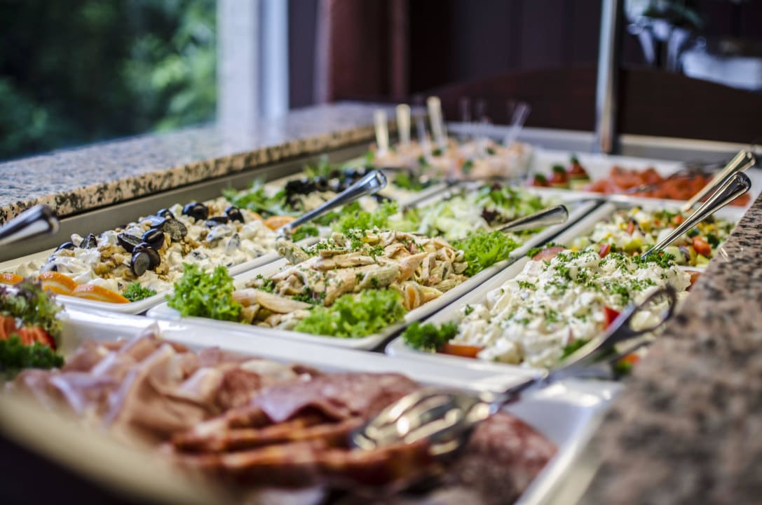Buffet Lavik Fjord Hotel & Apartments