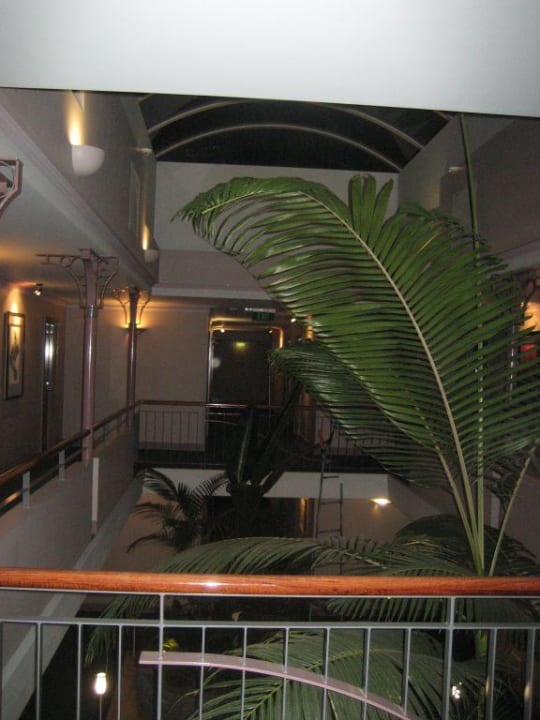 Innenhof im Zimmergebäude Bellevue Motor Inn