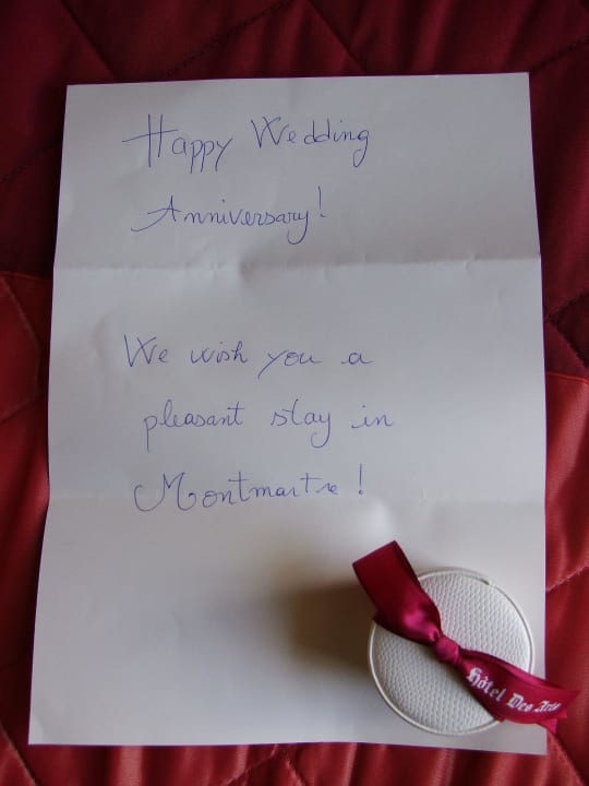 Eine kleine Aufmerksamkeit des Hotels Hotel des Arts Montmatre