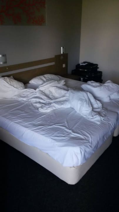 Gemachtes Bett um 17 Uhr Odessos Park Hotel