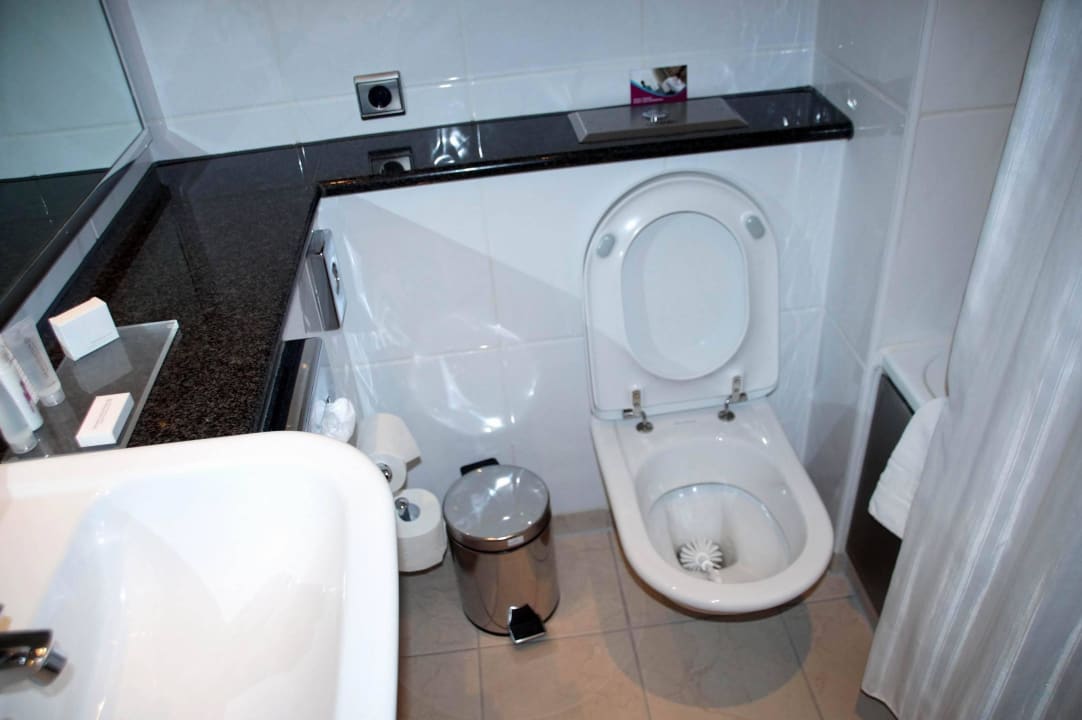 Bad-WC-Zimmer und deren Ausstattung Crowne Plaza ® Hamburg - City Alster