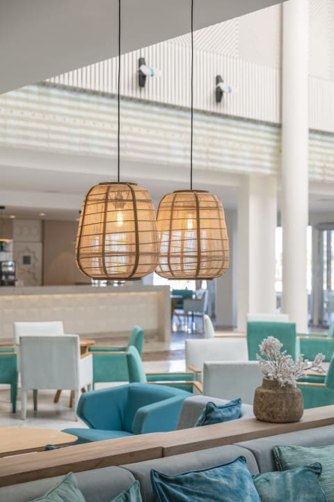 Lobby Iberostar Waves Royal Andalus
