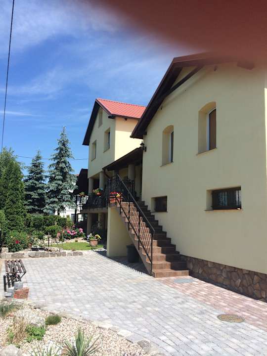 Z zewnatrz  Pension Palacyk Pod Akacjami
