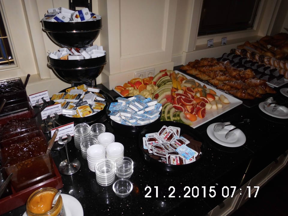 Ein Teil des Frühstücksbuffets Morada Strandhotel Ostseebad Kühlungsborn