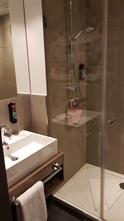 Zimmer Holiday Inn - the niu, Welly Kiel