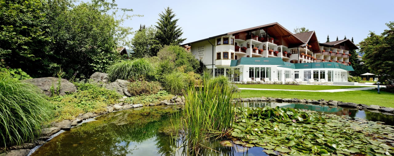 Hotelansicht // Gartenseite Hotel Neue Post