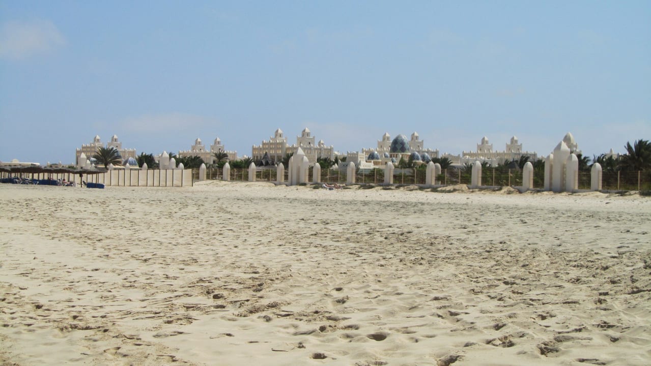 Hotel vom Strand aus gesehen Hotel Riu Karamboa