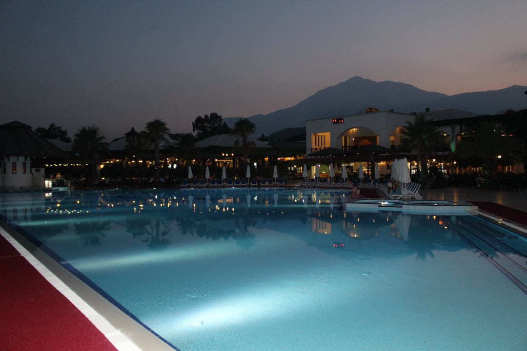 Pool Emelda Sun Club