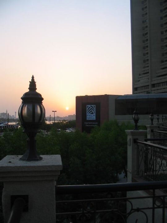 Pool und Aussenansicht Interconti Dubai Hotel Radisson Blu Dubai Deira Creek