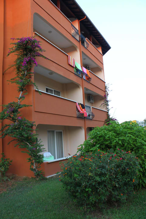 Widok od zewnątrz Club Turtas Beach Hotel