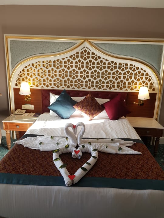 Zimmer Royal Taj Mahal Hotel