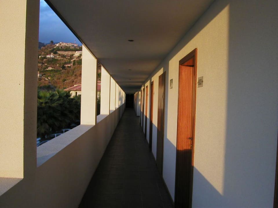 Außenflur eines Gebäudes Hotel Estalagem da Ponta do Sol