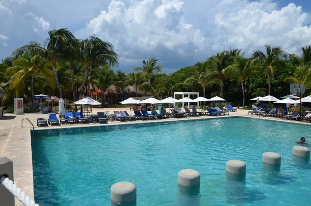 Aktivity Pool Catalonia Playa Maroma