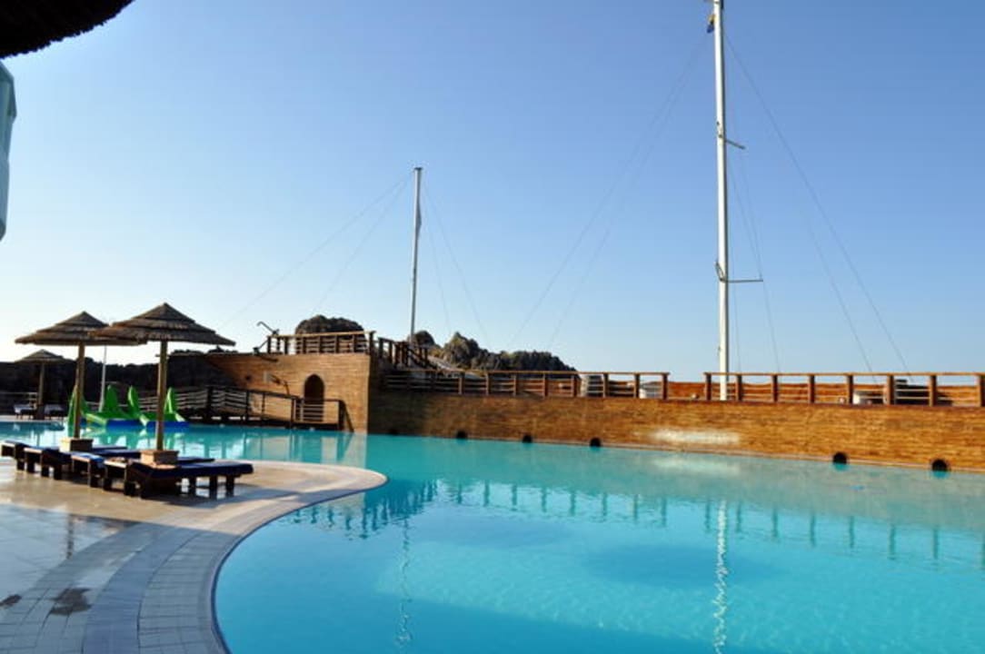 Basen z perspektywy baru Kalypso Cretan Village Sense Resort & Spa