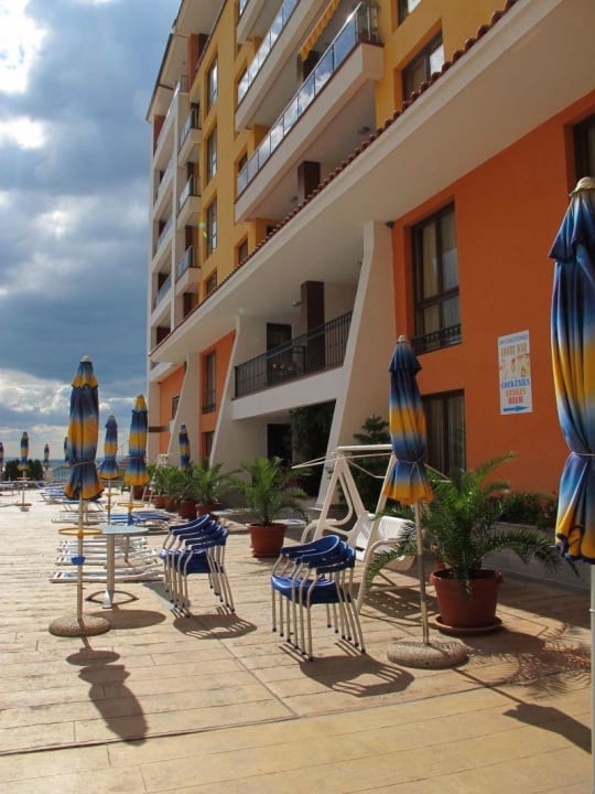 вид на бассейн Mirage of Nessebar Hotel & Apartments
