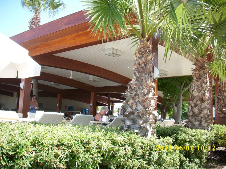 Überdachte Strandbar Hotel Grand Side