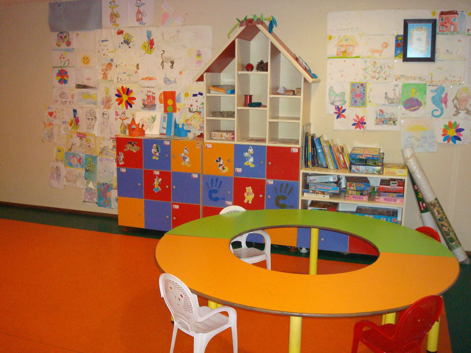 В Kids World Marvida Family Eco