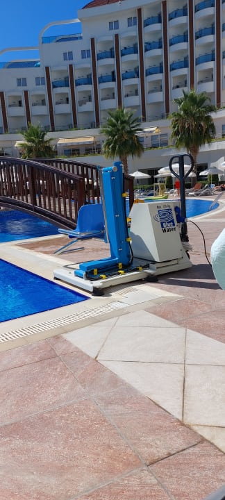 Pool Side Prenses Resort & Spa