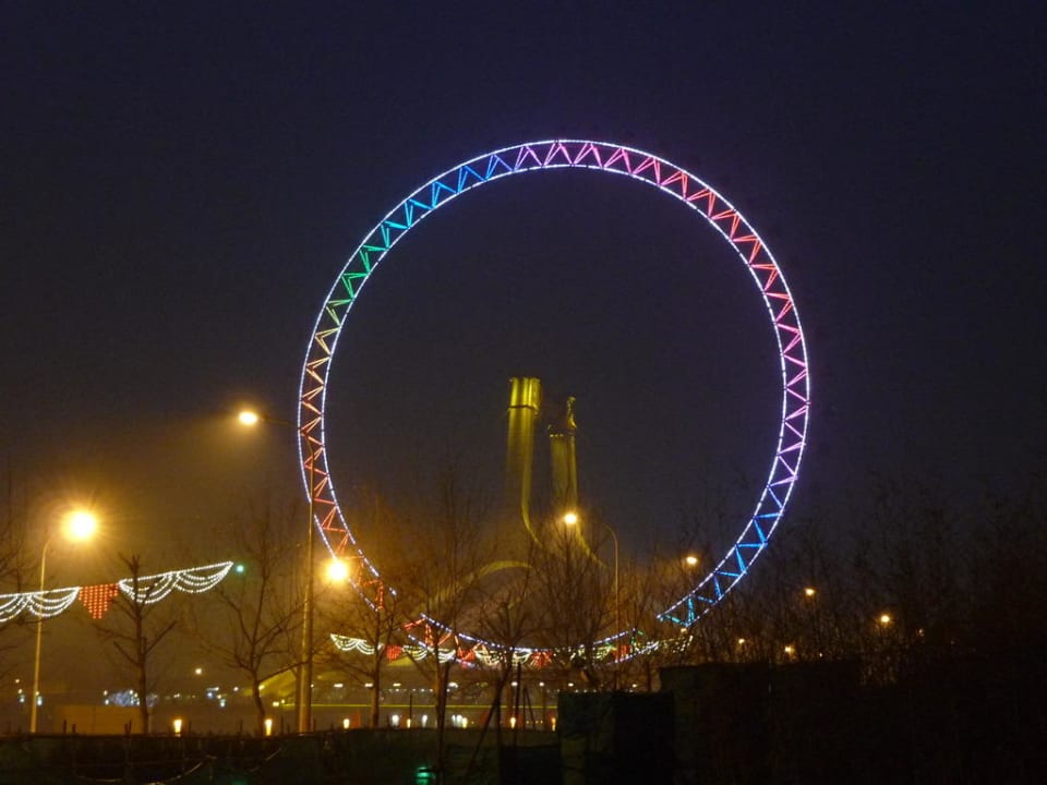 Tianjin Eye am Abend Hotel Holiday Inn Express Tianjin City Centre