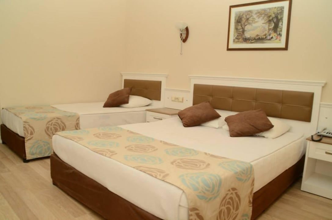 Zimmer im Hauptgebäude nach der Renovierung! 2014 Hane Family Resort