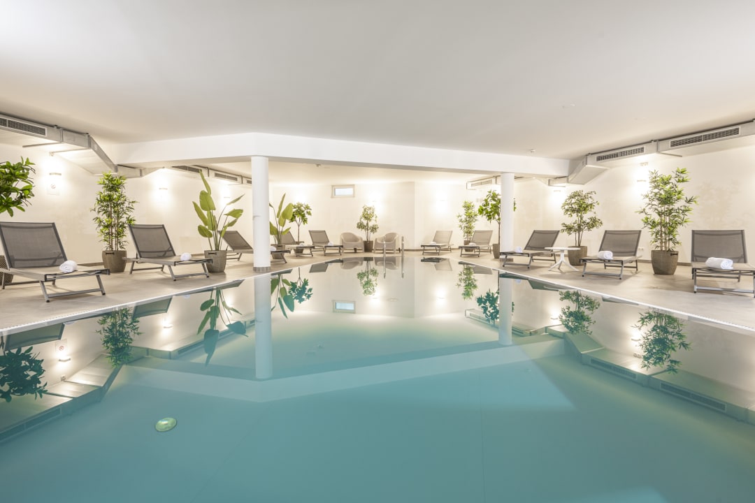 Pool AlpenParks Hotel & Apartment Alpendorf