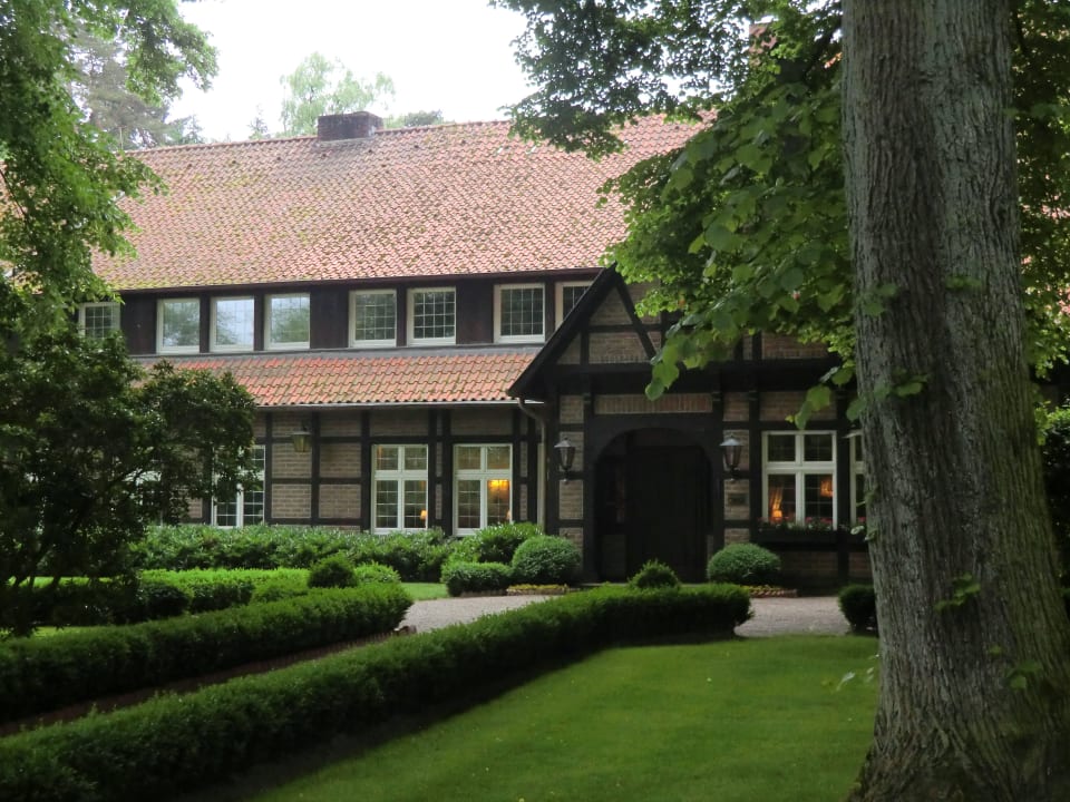 Außenansicht Heidehotel Waldhütte